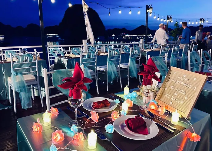 Botel Le Journey Premium Cruise *